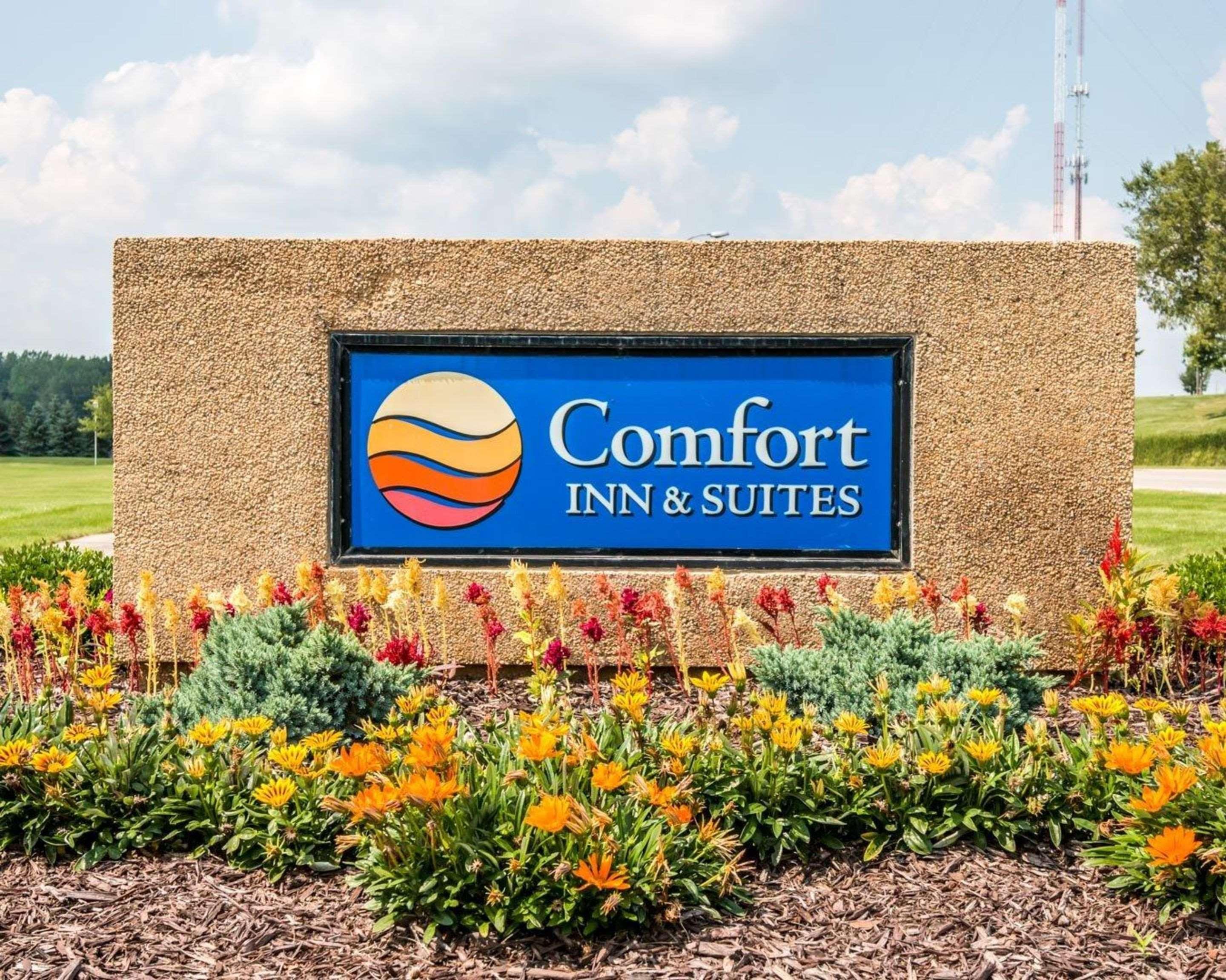 Comfort Inn & Suites And Conference Center Mount Pleasant Exterior foto